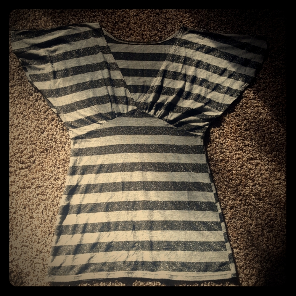 Flutter sleeve top
